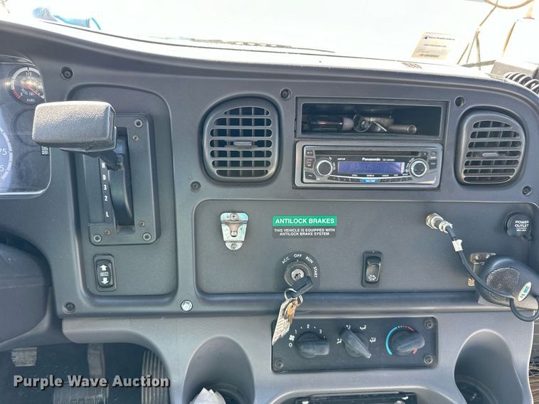 image for item DW2886 2010 Thomas B2  school bus