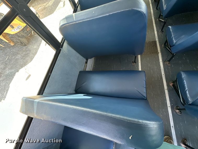 image for item DW2886 2010 Thomas B2  school bus