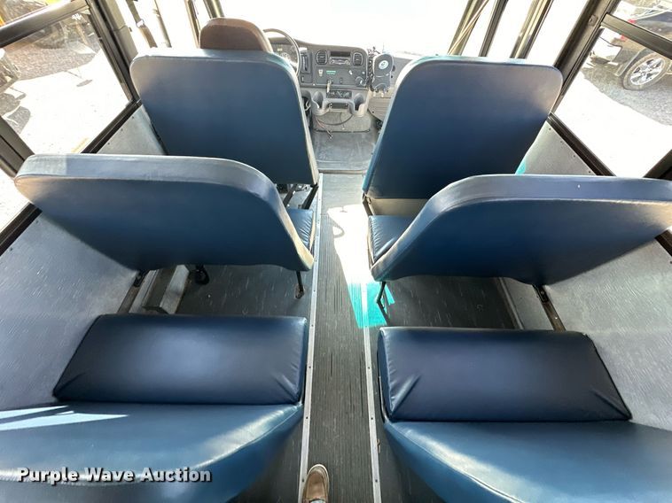 image for item DW2886 2010 Thomas B2  school bus