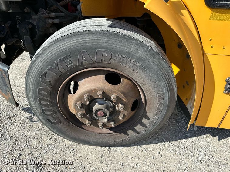 image for item DW2886 2010 Thomas B2  school bus