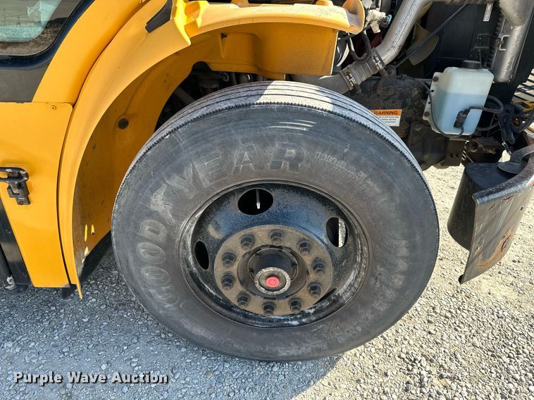 image for item DW2886 2010 Thomas B2  school bus