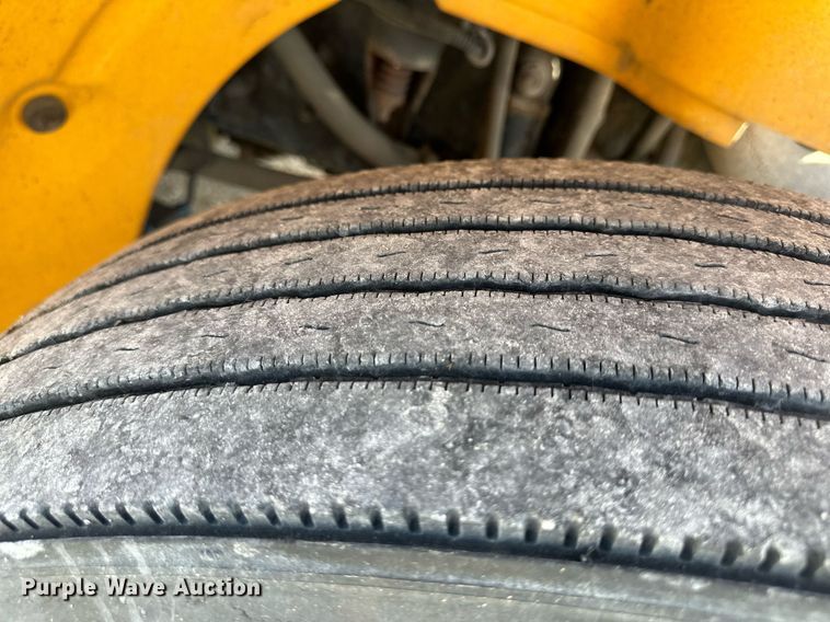 image for item DW2886 2010 Thomas B2  school bus