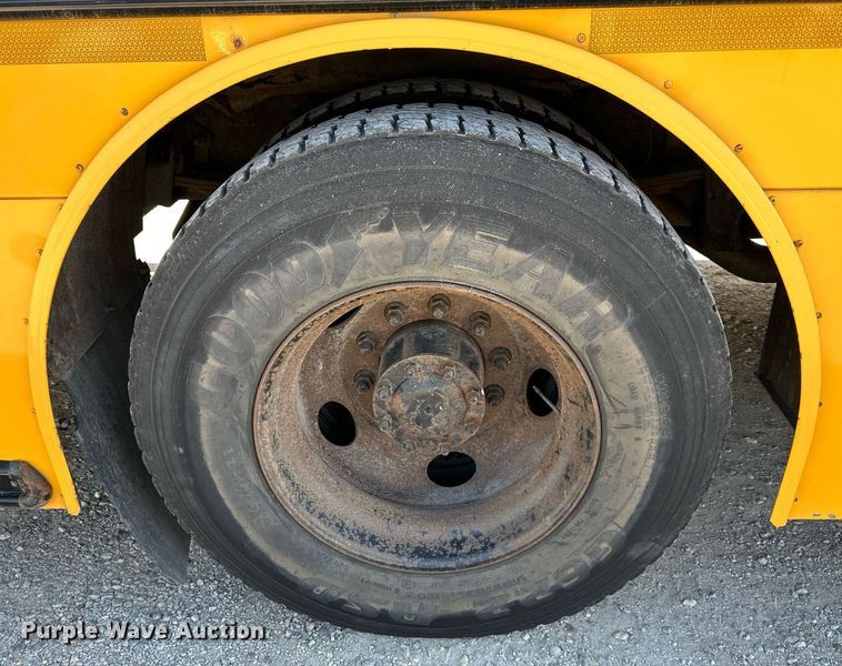 image for item DW2886 2010 Thomas B2  school bus