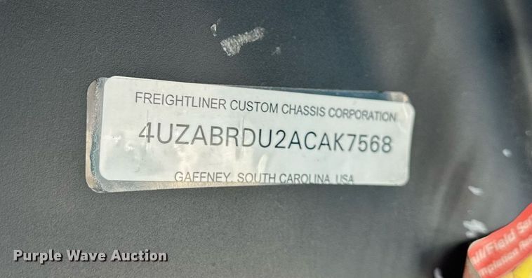 image for item DW2886 2010 Thomas B2  school bus