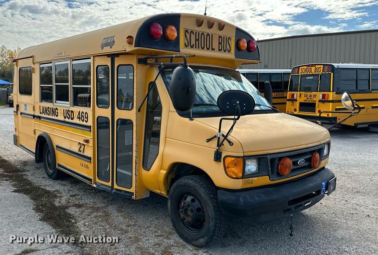 image for item DW2887 2004 Mid Bus, Inc. E350 Super Duty  school bus