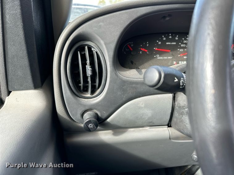 image for item DW2887 2004 Mid Bus, Inc. E350 Super Duty  school bus