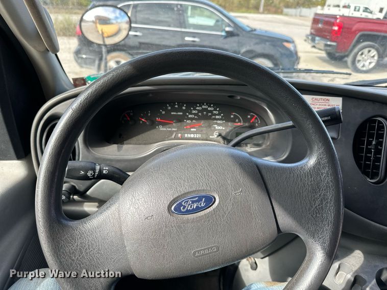 image for item DW2887 2004 Mid Bus, Inc. E350 Super Duty  school bus