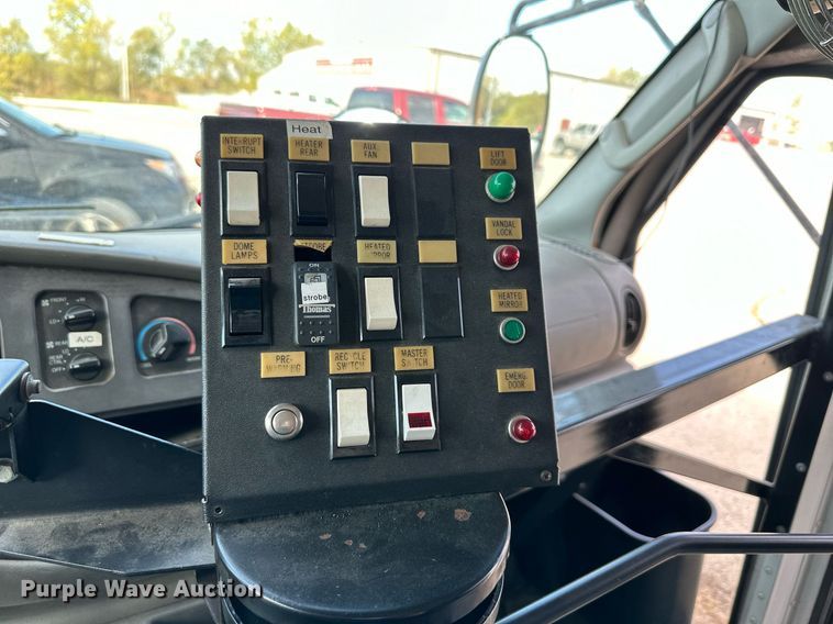 image for item DW2887 2004 Mid Bus, Inc. E350 Super Duty  school bus