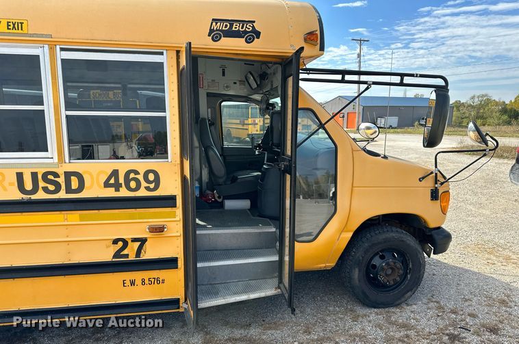 image for item DW2887 2004 Mid Bus, Inc. E350 Super Duty  school bus