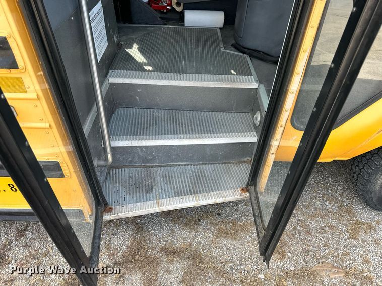 image for item DW2887 2004 Mid Bus, Inc. E350 Super Duty  school bus