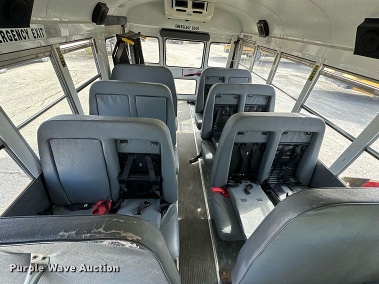 image for item DW2887 2004 Mid Bus, Inc. E350 Super Duty  school bus