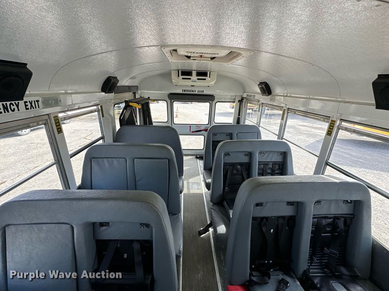 image for item DW2887 2004 Mid Bus, Inc. E350 Super Duty  school bus