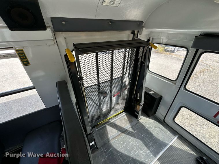 image for item DW2887 2004 Mid Bus, Inc. E350 Super Duty  school bus