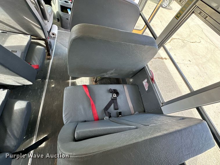 image for item DW2887 2004 Mid Bus, Inc. E350 Super Duty  school bus