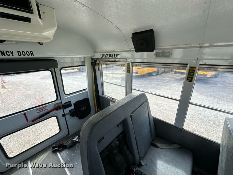 image for item DW2887 2004 Mid Bus, Inc. E350 Super Duty  school bus