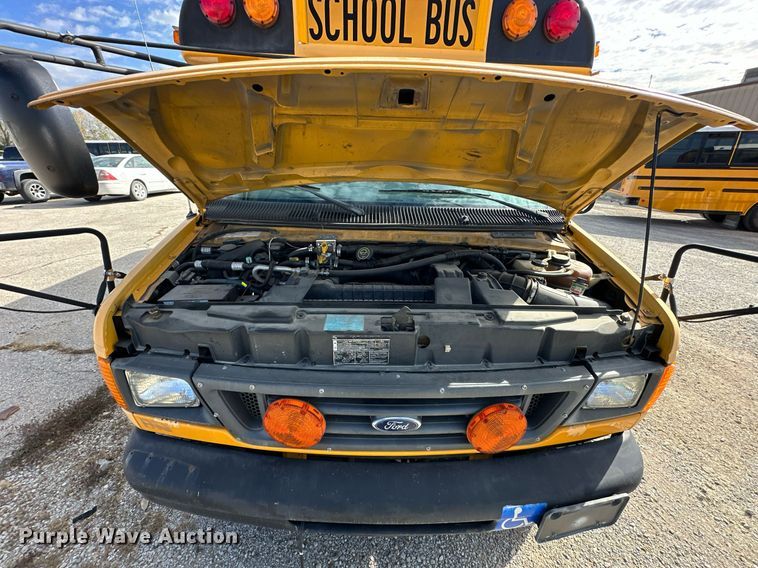 image for item DW2887 2004 Mid Bus, Inc. E350 Super Duty  school bus