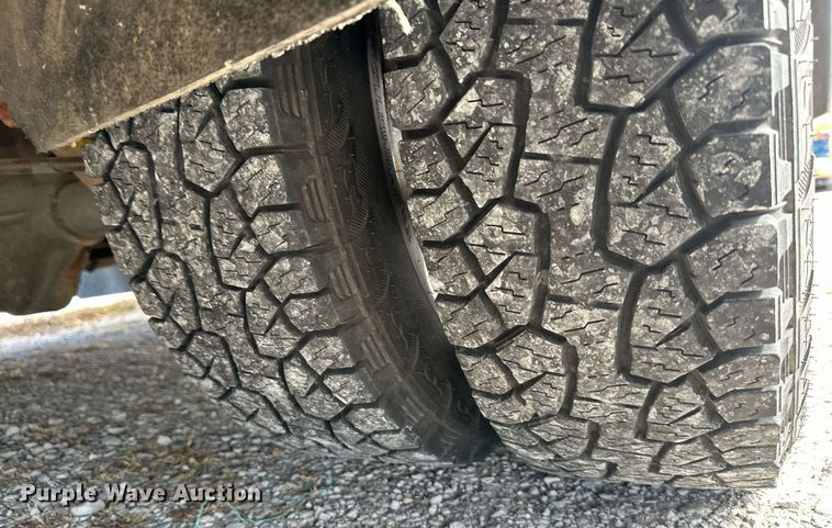 image for item DW2887 2004 Mid Bus, Inc. E350 Super Duty  school bus