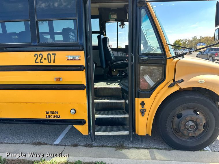 image for item DW2888 2007 Thomas B2  school bus