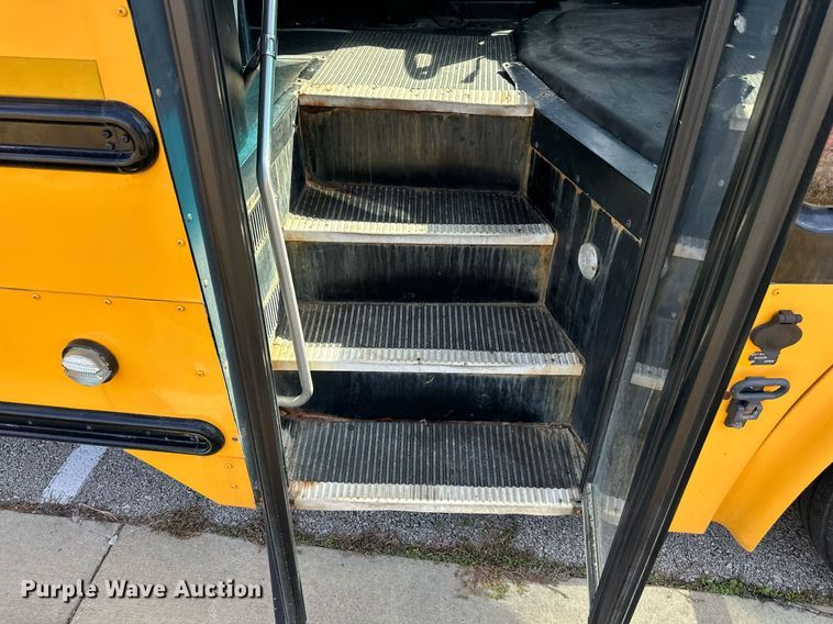 image for item DW2888 2007 Thomas B2  school bus