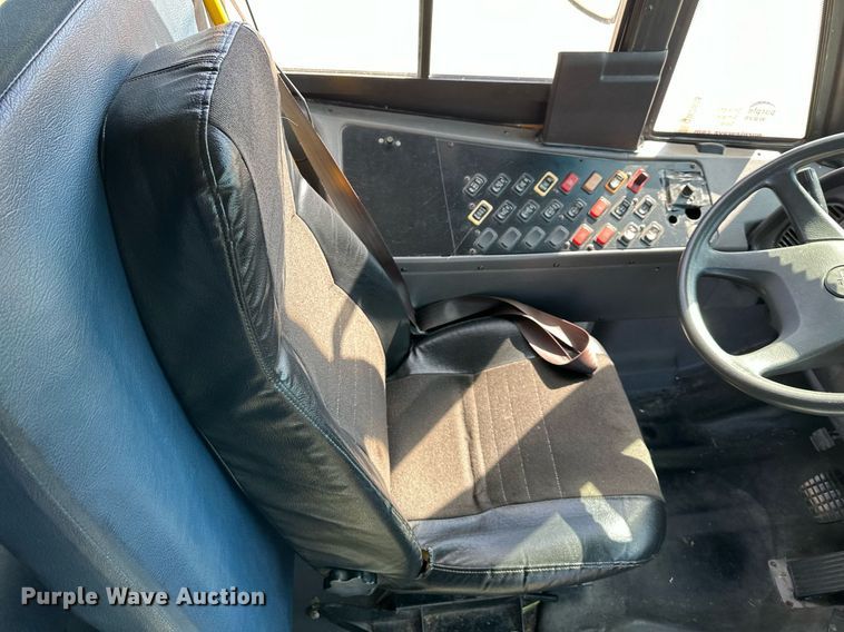 image for item DW2888 2007 Thomas B2  school bus