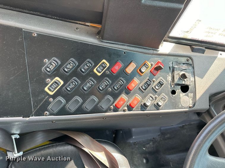 image for item DW2888 2007 Thomas B2  school bus