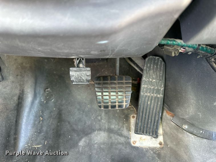 image for item DW2888 2007 Thomas B2  school bus