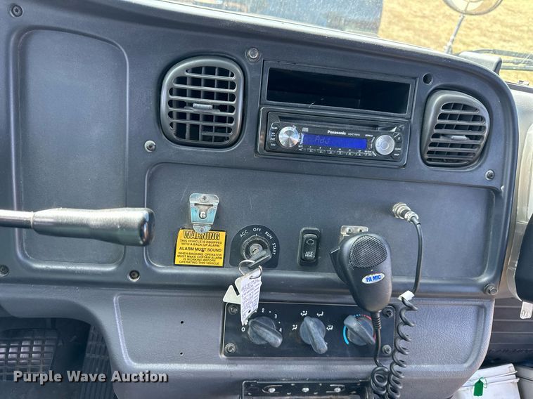 image for item DW2888 2007 Thomas B2  school bus