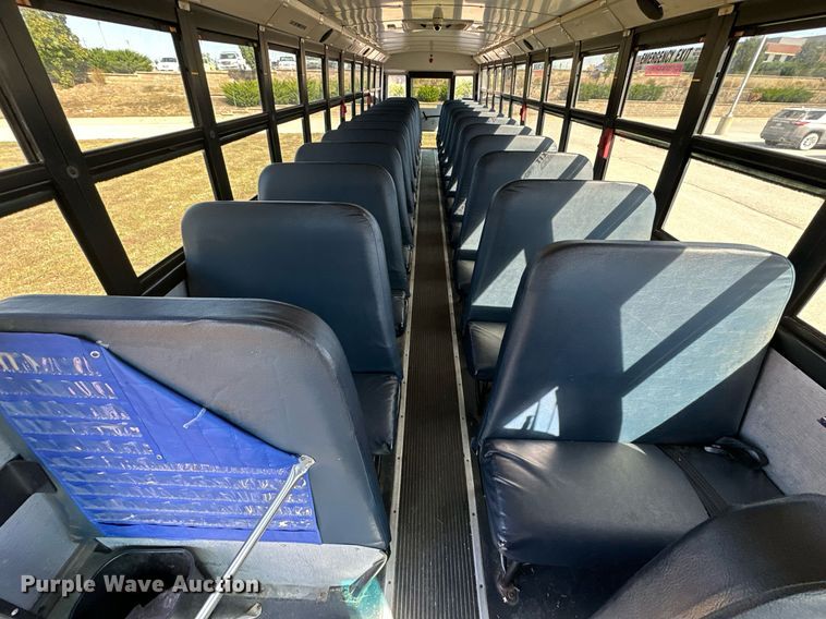 image for item DW2888 2007 Thomas B2  school bus