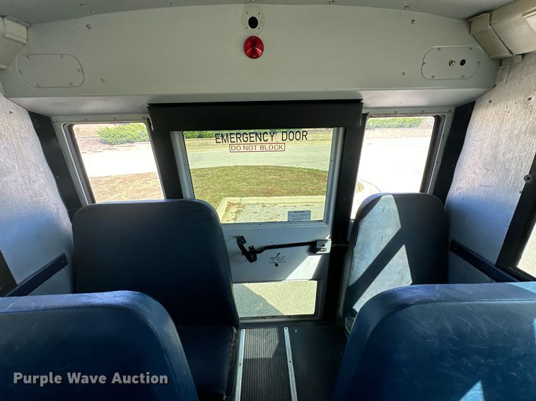 image for item DW2888 2007 Thomas B2  school bus