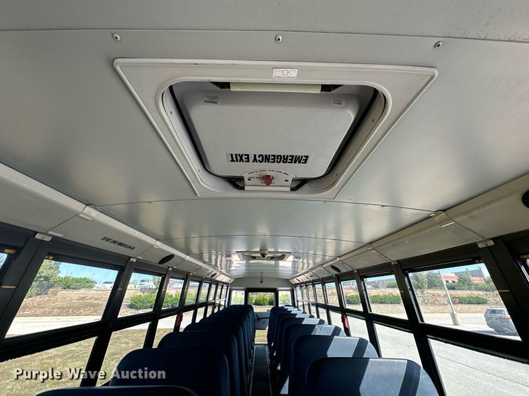 image for item DW2888 2007 Thomas B2  school bus