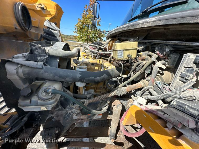 image for item DW2888 2007 Thomas B2  school bus