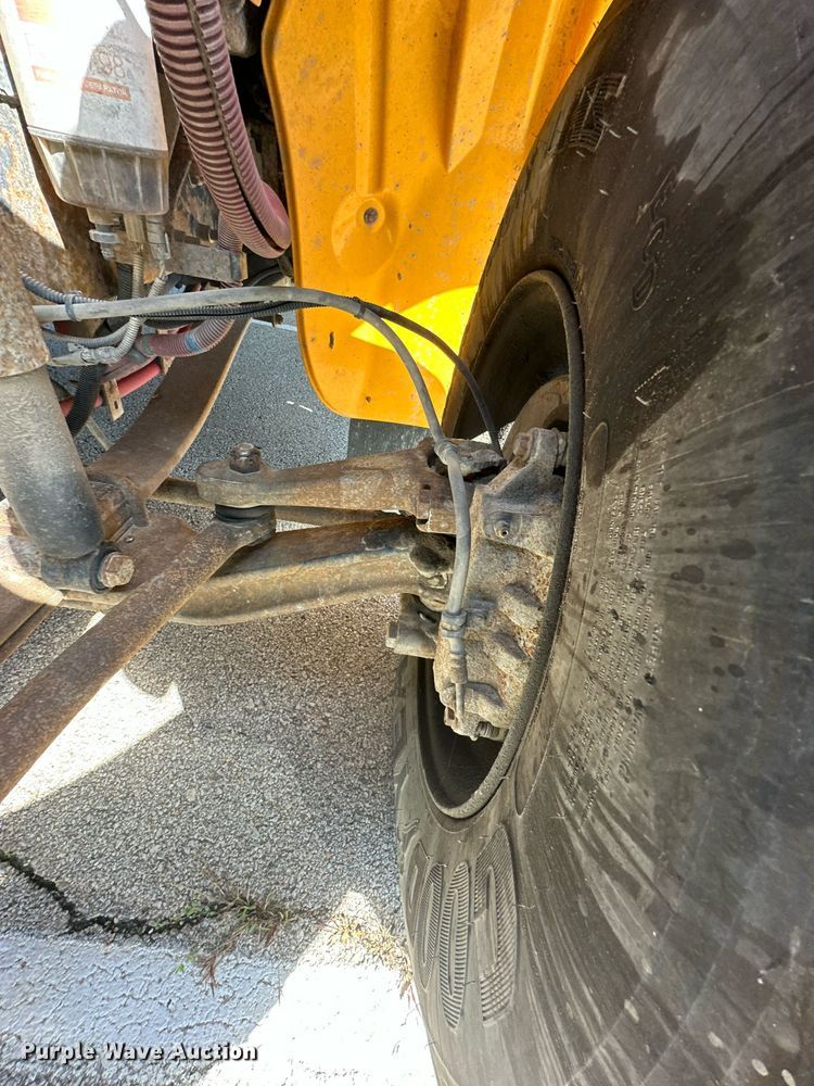 image for item DW2888 2007 Thomas B2  school bus