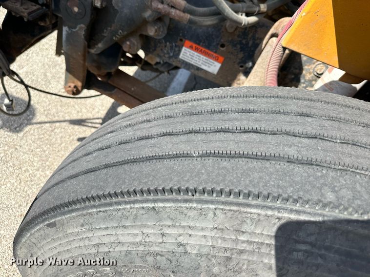 image for item DW2888 2007 Thomas B2  school bus