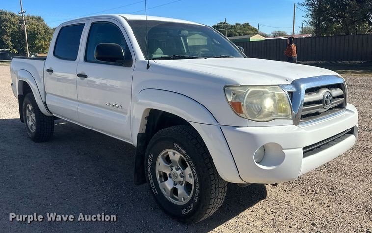 image for item IU9035 2009 Toyota Tacoma  Double Cab pickup truck