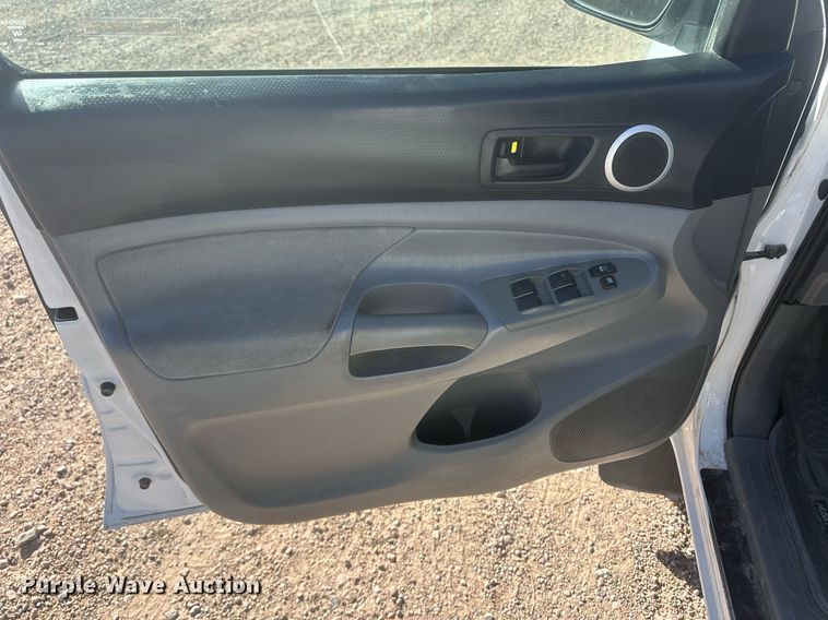 image for item IU9035 2009 Toyota Tacoma  Double Cab pickup truck