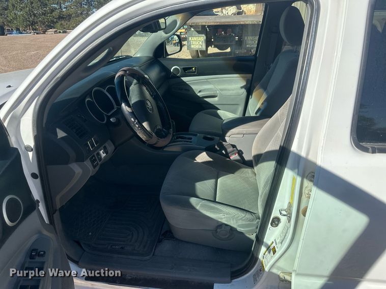 image for item IU9035 2009 Toyota Tacoma  Double Cab pickup truck