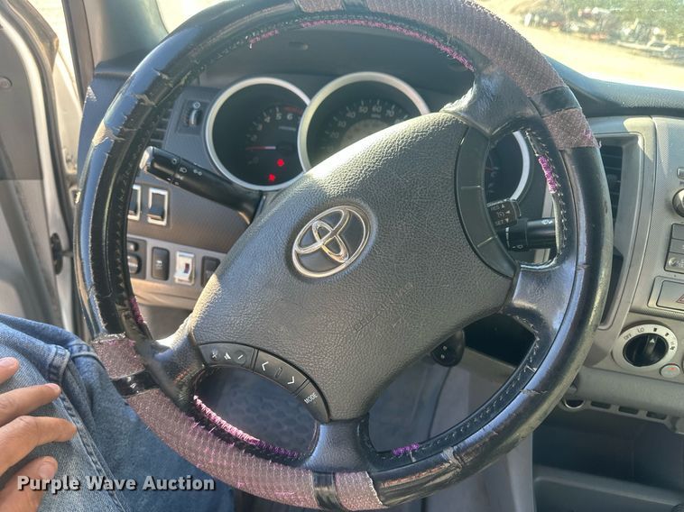 image for item IU9035 2009 Toyota Tacoma  Double Cab pickup truck