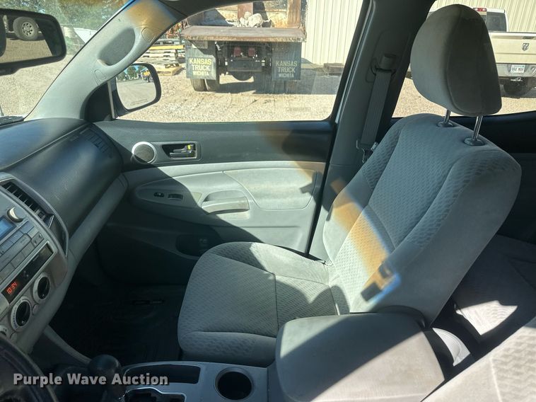 image for item IU9035 2009 Toyota Tacoma  Double Cab pickup truck