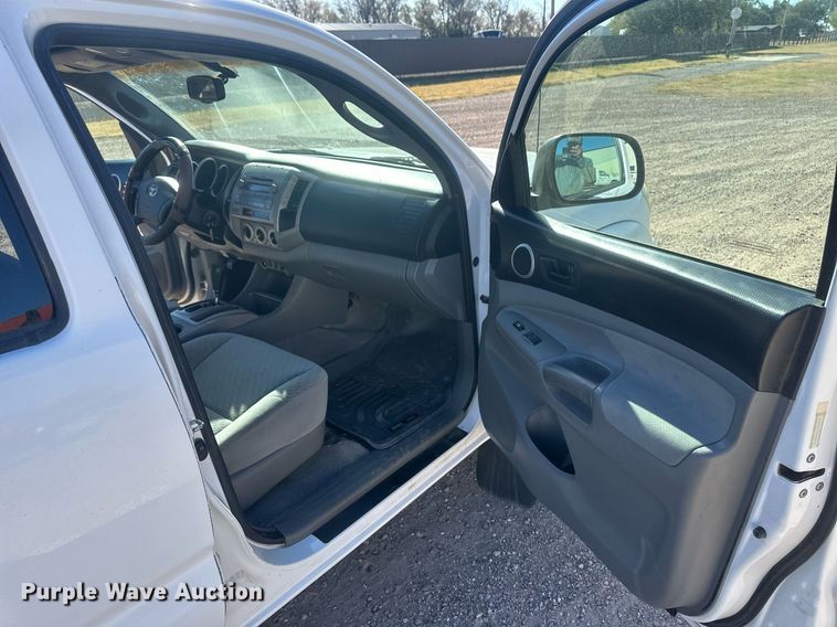 image for item IU9035 2009 Toyota Tacoma  Double Cab pickup truck