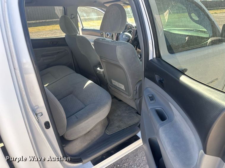 image for item IU9035 2009 Toyota Tacoma  Double Cab pickup truck