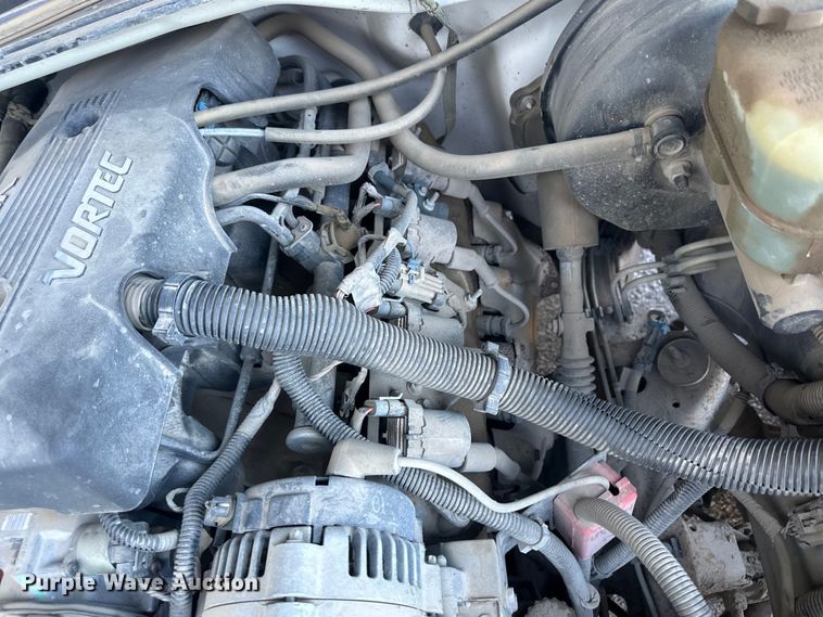 image for item IU9049 2000 Chevrolet Silverado 1500  pickup truck