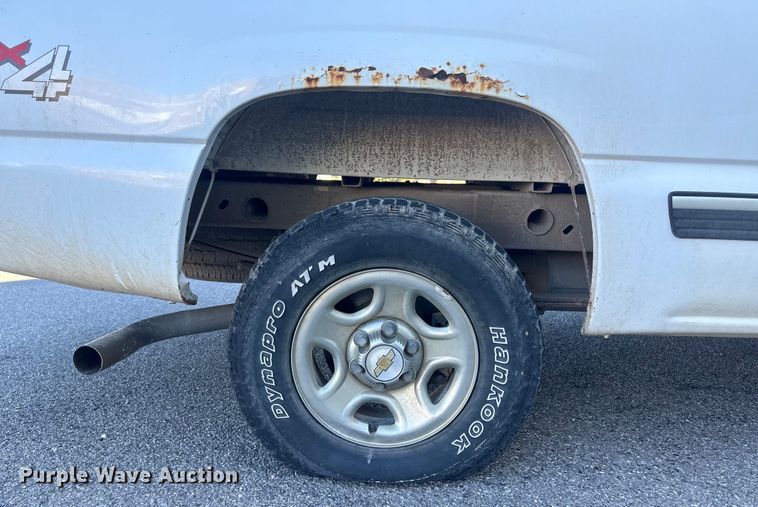 image for item IU9049 2000 Chevrolet Silverado 1500  pickup truck