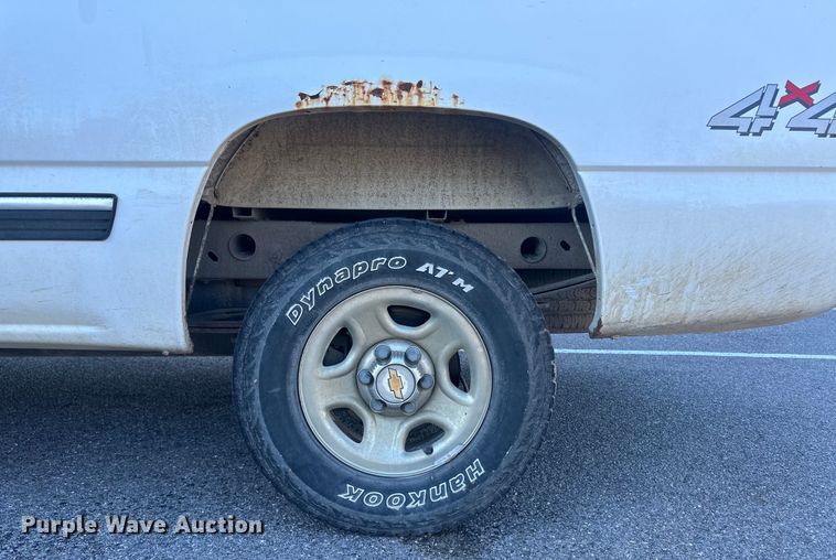 image for item IU9049 2000 Chevrolet Silverado 1500  pickup truck