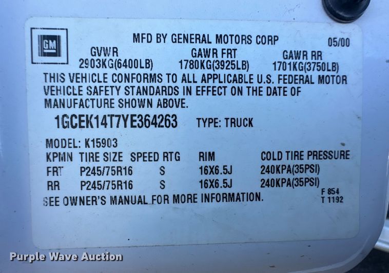 image for item IU9049 2000 Chevrolet Silverado 1500  pickup truck