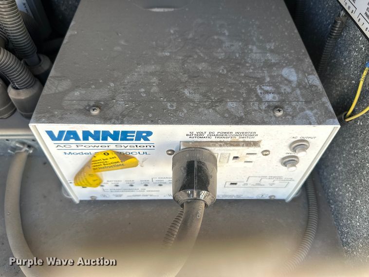 image for item IU9050 2001 Ford E450 Super Duty  ambulance