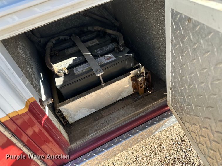 image for item IU9050 2001 Ford E450 Super Duty  ambulance