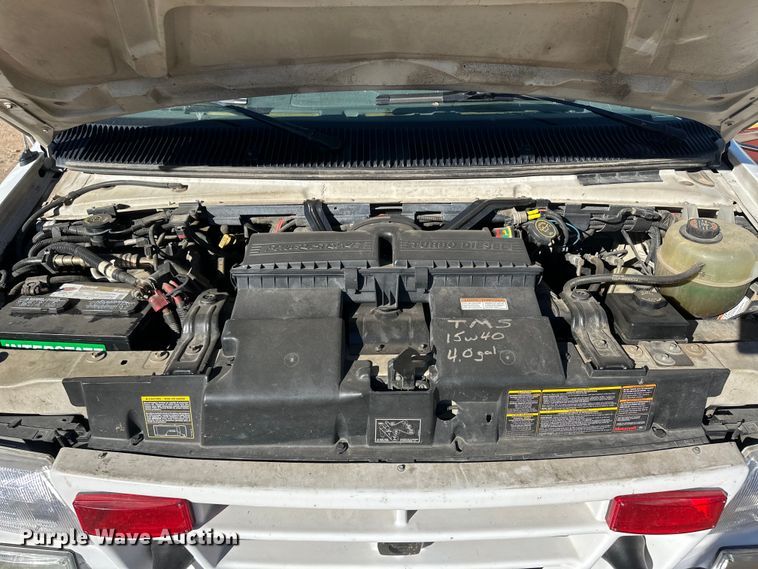 image for item IU9050 2001 Ford E450 Super Duty  ambulance