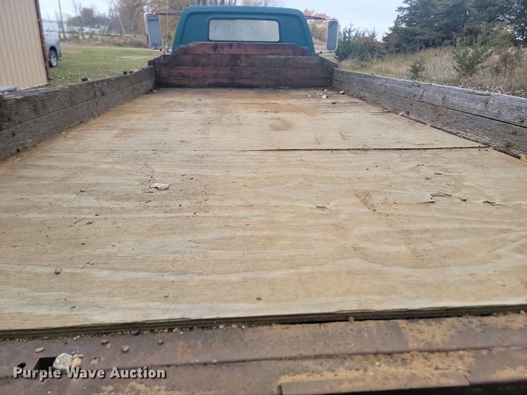 image for item JG9696 1975  Chevrolet CE619  dump flatbed truck