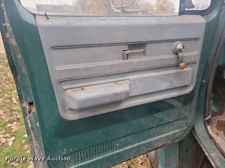 image for item JG9696 1975  Chevrolet CE619  dump flatbed truck