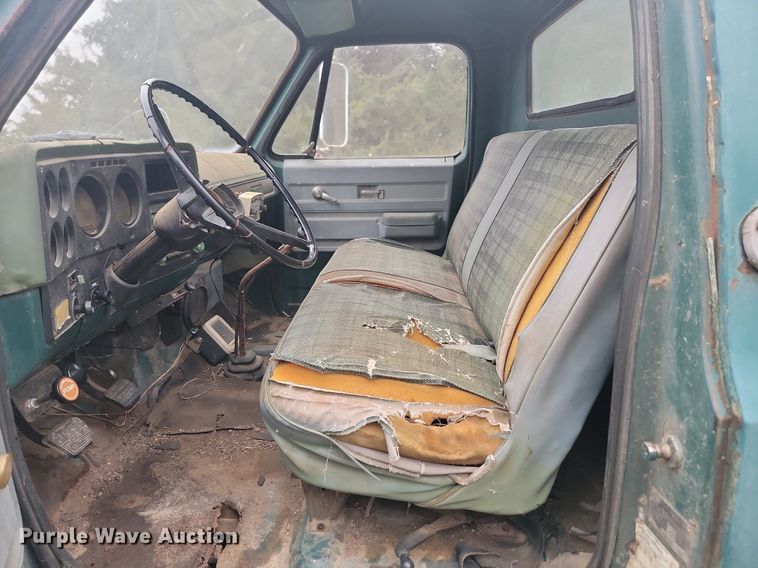 image for item JG9696 1975  Chevrolet CE619  dump flatbed truck